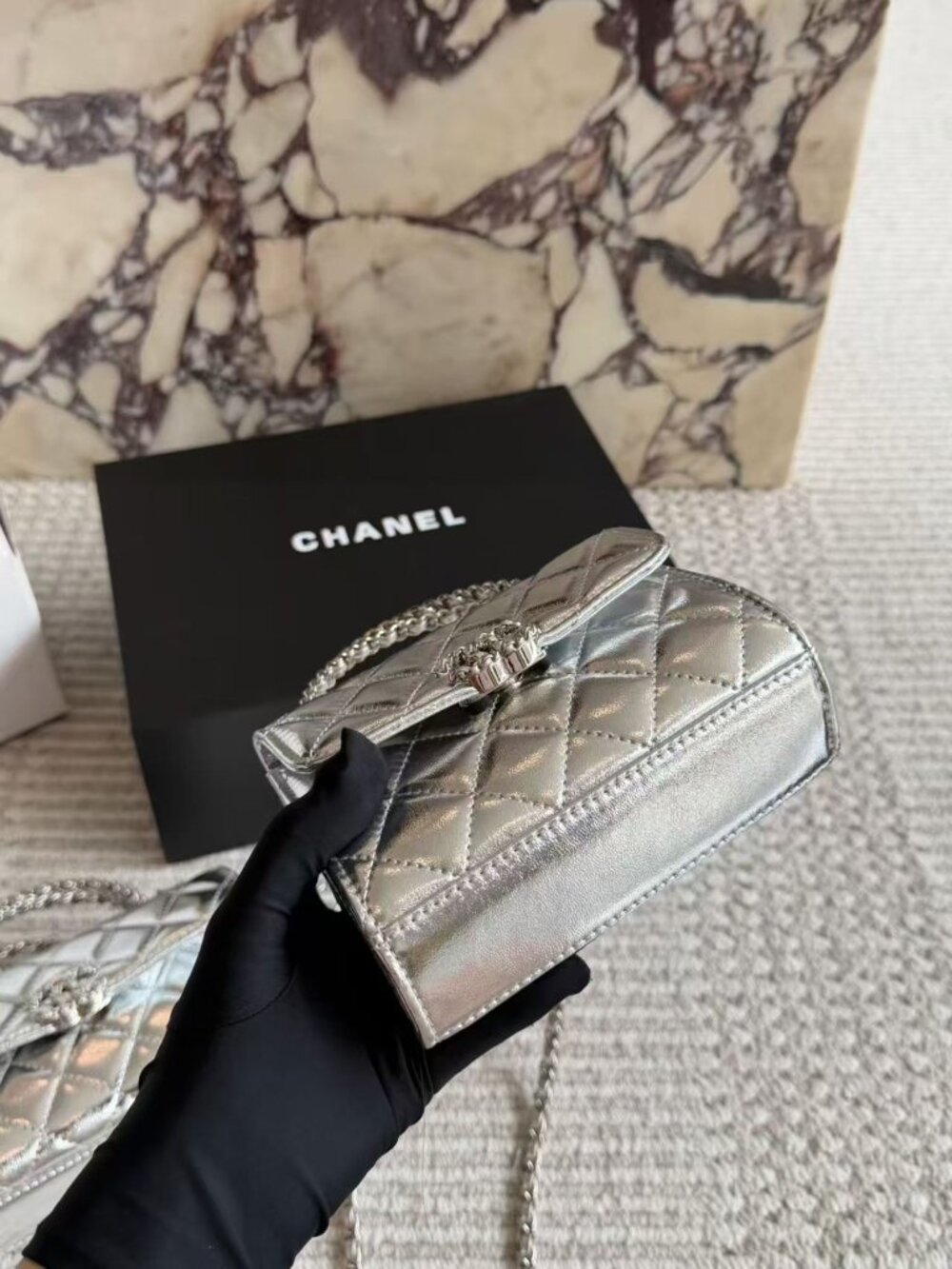 Chanel Brand-New Silver Phone Bag👜 - Picture 4 of 6